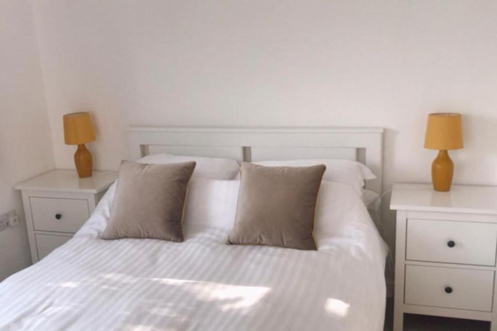 Dingley Dell - Superb Location For Truro In Private Accommodation Perranwell 외부 사진