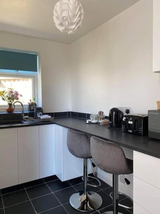 Dingley Dell - Superb Location For Truro In Private Accommodation Perranwell 외부 사진