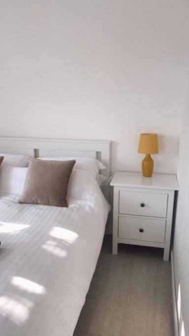 Dingley Dell - Superb Location For Truro In Private Accommodation Perranwell 외부 사진